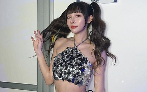 林襄平安夜解放「暗黑肚兜」！李多慧朝聖驚呼