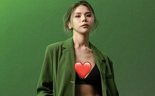 蕾菈「聖誕樹裝」洩超辣馬甲線！暴風式成長曲線  網看暈