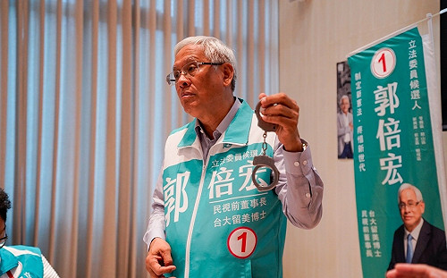 粗爆介選！拘提支持者里長上手銬 郭倍宏嗆：調查局長出面公開對談！