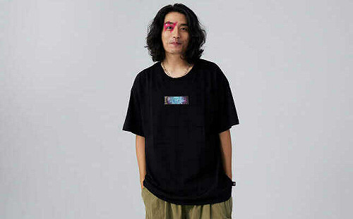 阿傑日本街頭驚見「台灣拜拜紅盤」！售價曝光網看傻：真的很盤