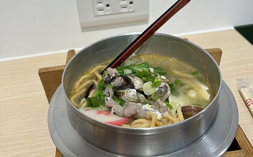 吃鍋注意！蛤蜊、牡蠣殼打開不等於煮熟  食藥署：嚴重恐中毒