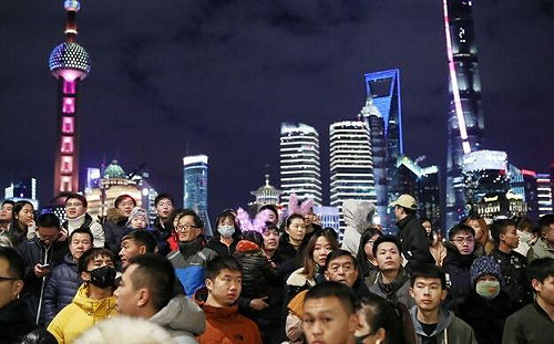 官方收緊管束 中國多地宣布不辦跨年活動 