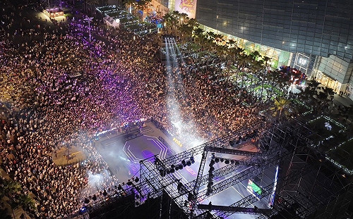 高雄跨年晚會傳亮刀意外    陳其邁：未發現任何可疑人士