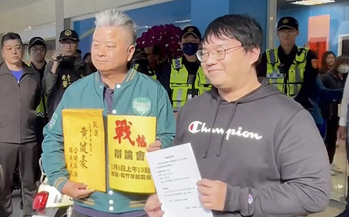 向黃健豪下戰帖辯論親中言行 莊競程：對方不敢來我照樣開講