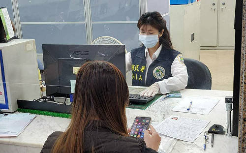 移民法新修正今年起施行 離婚外配感謝圓夢可留台照顧子女