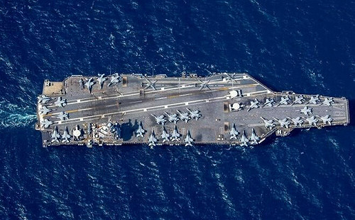 中國沙漠造船＋1！新疆沙漠驚見「幻影」福特級航艦  推測為反艦飛彈標靶