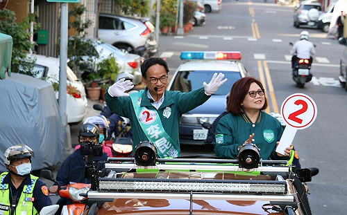 肯定公督盟優秀立委 許銘春、工會、藥師力挺李昆澤