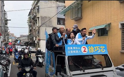 韓徐車隊掃街 籲民眾支持能達成政黨輪替的候選人