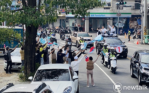 批藍選到沒步操作棄保 柯：主軸拉回統獨對抗 站在統一定不會贏