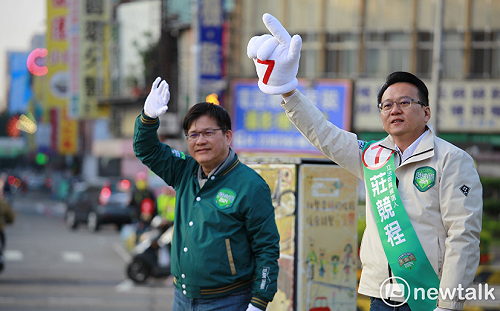 連三天返台中陪站路口、車掃　林佳龍為莊競程立委連任催票