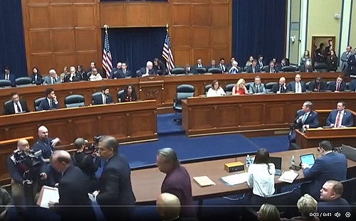 大川粉想質詢時 他起立走人! 杭特突然出席又突然離席聽證會 被控藐視國會