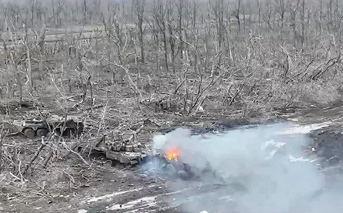 (影) 集束彈藥展神威 進犯俄軍遭團滅! 烏東抵禦俄逾百砲擊、無人機攻勢