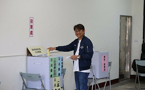 台東輸在綠營分票 中選會：國民黨黃建賓以25778票進國會