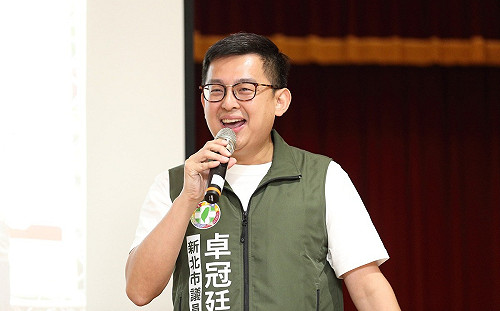 好一個新政治的笑話！卓冠廷批民眾黨：不演直接變小藍