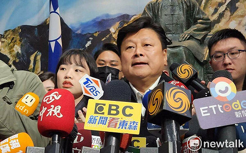 搶黨鞭對付「萬年總召」柯建銘 傅崐萁：我倚天屠龍刀都準備好了　