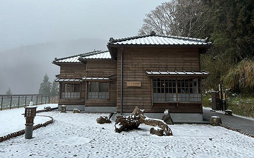 衝一波！太平山夢幻雪景   白雪覆蓋森林小屋如仙境