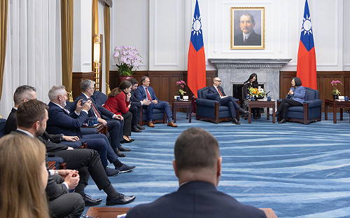 立陶宛國會訪團會見蔡英文 「夥伴間的合作是基於信念，非地理距離」