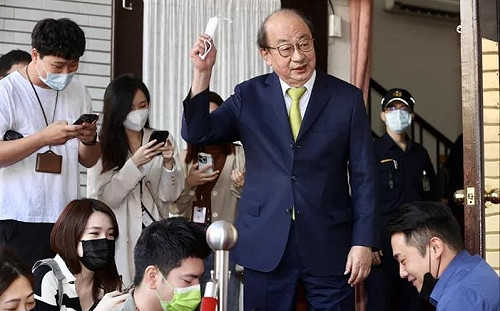 周萬來、柯建銘仙拚仙?  吳子嘉:柯建銘對議事技巧、議場鬥爭及法規非常內行