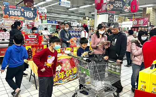 國泰金：52%國民預期今年經濟成長逾3% 66%預期通膨高於2%