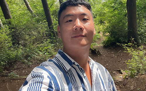 阿翰30歲曬「童年慶生照」！網認錯壽星：哪個是你？