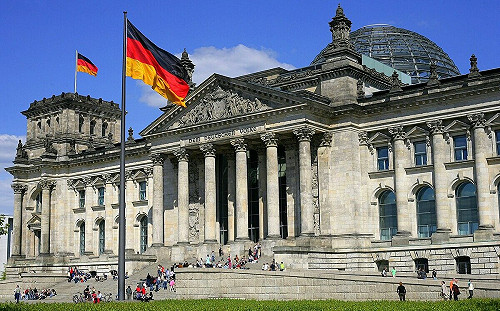 電子支付侵犯個人自由? 德國「難民付款卡」引論戰