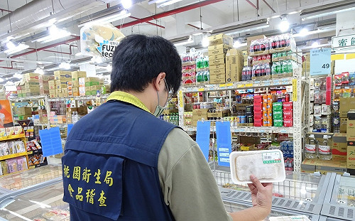 桃園衛生局春節應景食品抽驗 11項產品不合格將限期下架