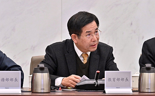 國小生僅睡6.5小時引熱議！潘文忠：充足睡眠很重要