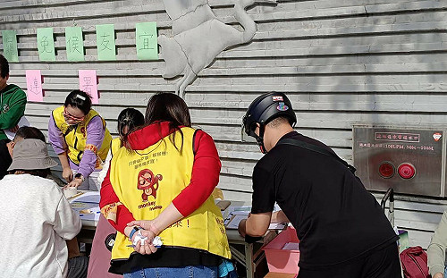 罷侯團體第3場快閃連署蘆洲區登場  累計逾萬份