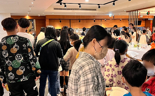 豐邑攜手中市社會局「孩是愛你~愛心團圓」圍爐伴弱勢童過冬