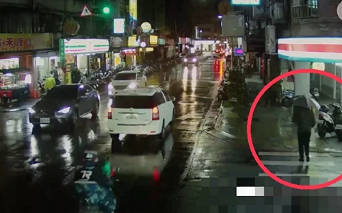 蘆洲「雨衣大盜」持刀搶彩券行20萬 警追8小時速破案