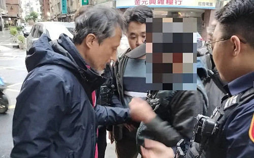 持刀搶蘆洲彩券行20萬　雨衣大盜今晨落網