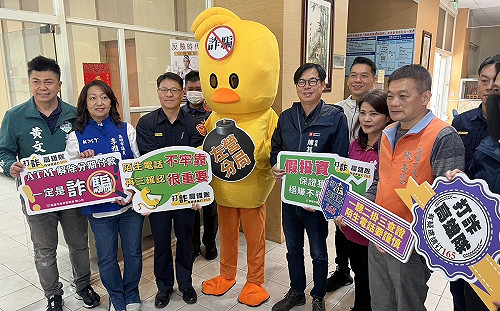 慰問執勤員警辛勞！高雄市首長年前分頭拜訪分局