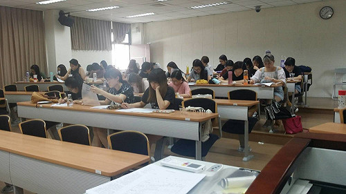 文史哲「穩死折」？  就業五大困境待克服