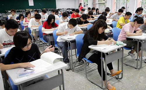 高溫炎熱午後陣雨  應考嚴防悶熱中暑