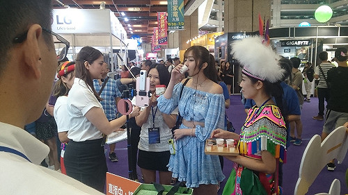 360直播盛！網紅帶你吃遍科技展