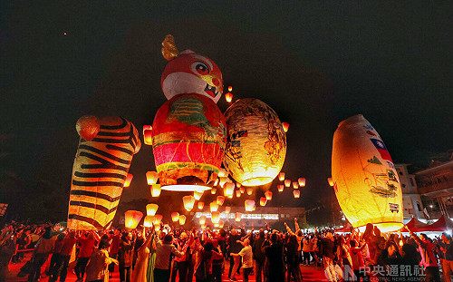 平溪天燈節登場 4主燈造型寓意「台灣世界攏好」