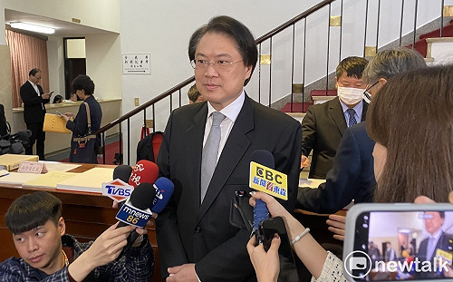 酸謝國樑直播歇斯底里謾罵「丟臉」 林右昌：喝醉酒還是嗑藥拉K？