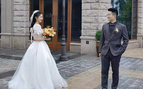 上海女教師疑「臨幸」16歲中學生! 先生戴綠帽怒舉報 教育部門回應了....