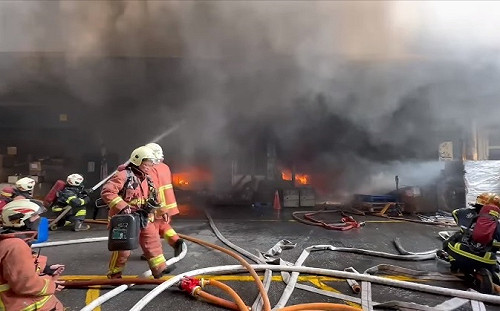 雙北市長神隱到隔日！深坑火災燃燒物「鋰電池」 逾5小時才由義消告知民眾