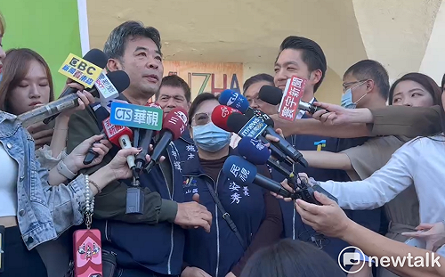 深坑火災臭雙北！蔣萬安急改行程赴木柵視察空污 里長批：早通報「市府一直沒消息」