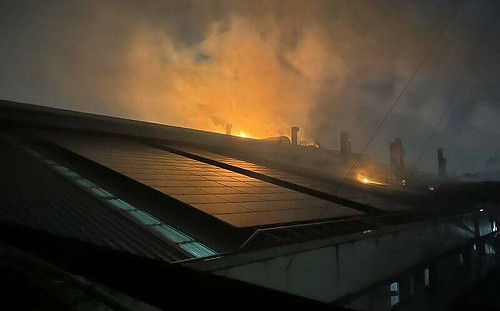 力鵬桃園染整廠整片廠區陷火海！張善政提醒楊梅、湖口地區關門窗