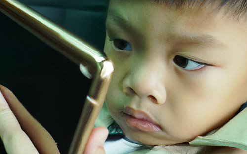 幼童玩3C太傷眼！國健署提「護眼三招」：每年視力定檢1至2次 