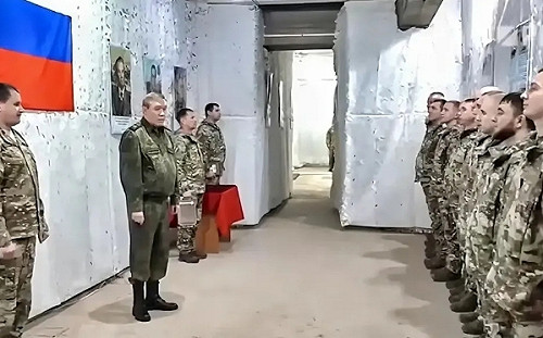 他「陣亡」了8次! 消失2個月後 俄總參謀長又「復活」了 現身阿夫迪夫卡頒獎