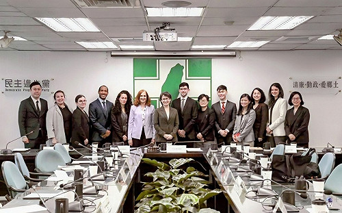 葛來儀拜會民進黨 蕭美琴：台灣會持續強化與世界連結