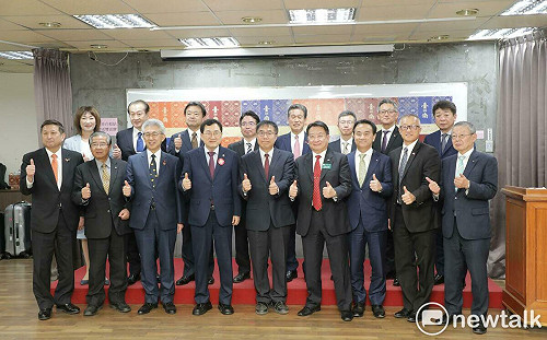 日美韓16國際城市聯合拜會  黃偉哲感謝訪團出席台灣燈會啟燈