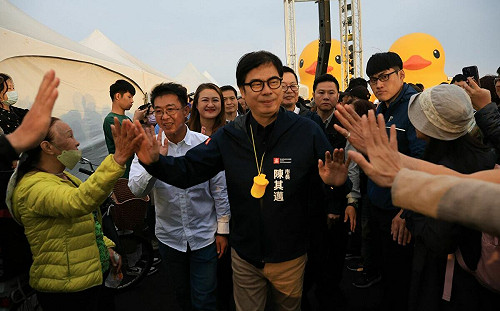 黃色小鴨大成功！陳其邁率高市府團隊總動員 滿意度飆升直逼8成5