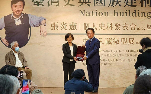 國史館展出前館長張炎憲史料! 陳儀深讚對台灣｢國族建構｣貢獻巨大