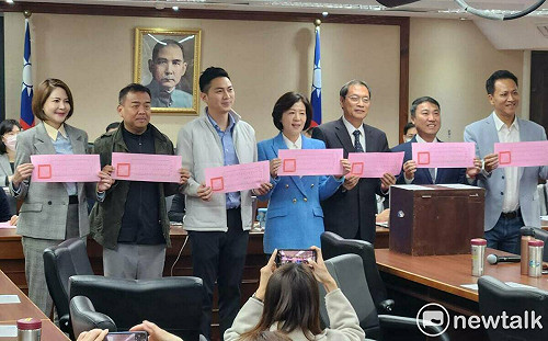 衛環召委藍綠各一席 國民黨集體作戰 劉建國尷尬投錯票 