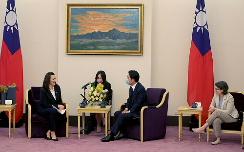 賴清德偕蕭美琴接見美密西根州長 樂見在台設立商務辦事處