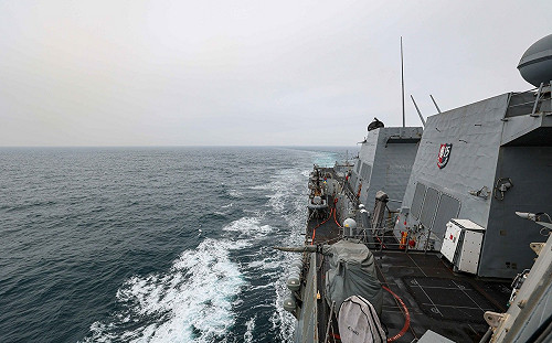 李強工作報告強調九二共識和反台獨  美軍艦穿越台灣海峽 